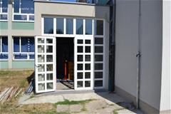 Radovi na zamjeni aluminijske stolarije školske dvorane te sanaciji sanitarnih čvorova u OŠ Matije Vlačića